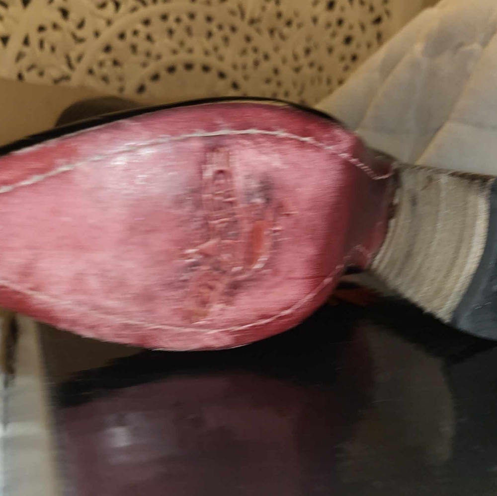 Boots - Picture 3 of 4